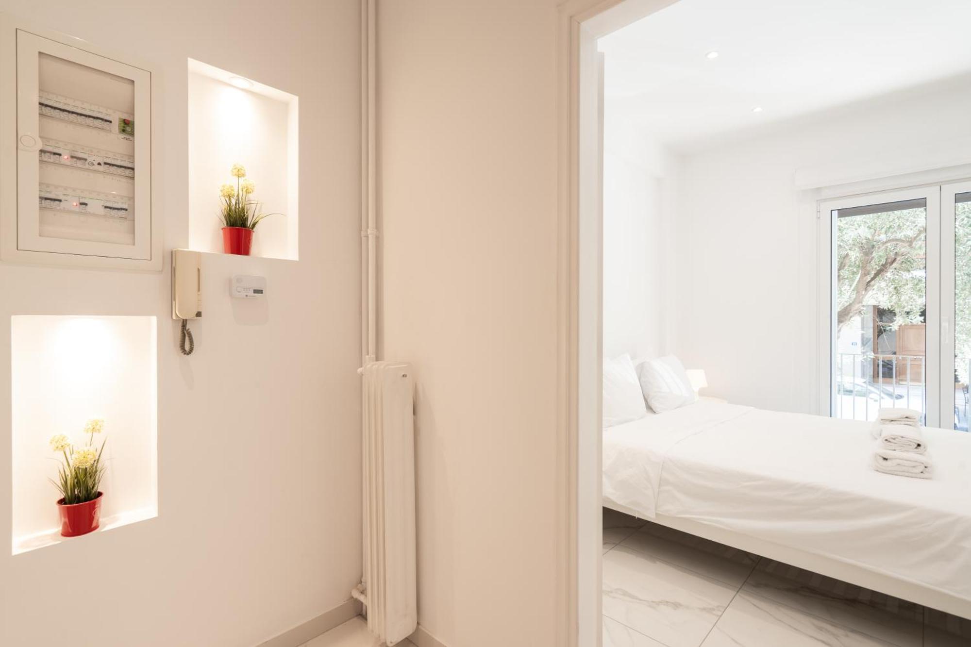 Sophisticated Modern Apt In Athens Center Exteriör bild