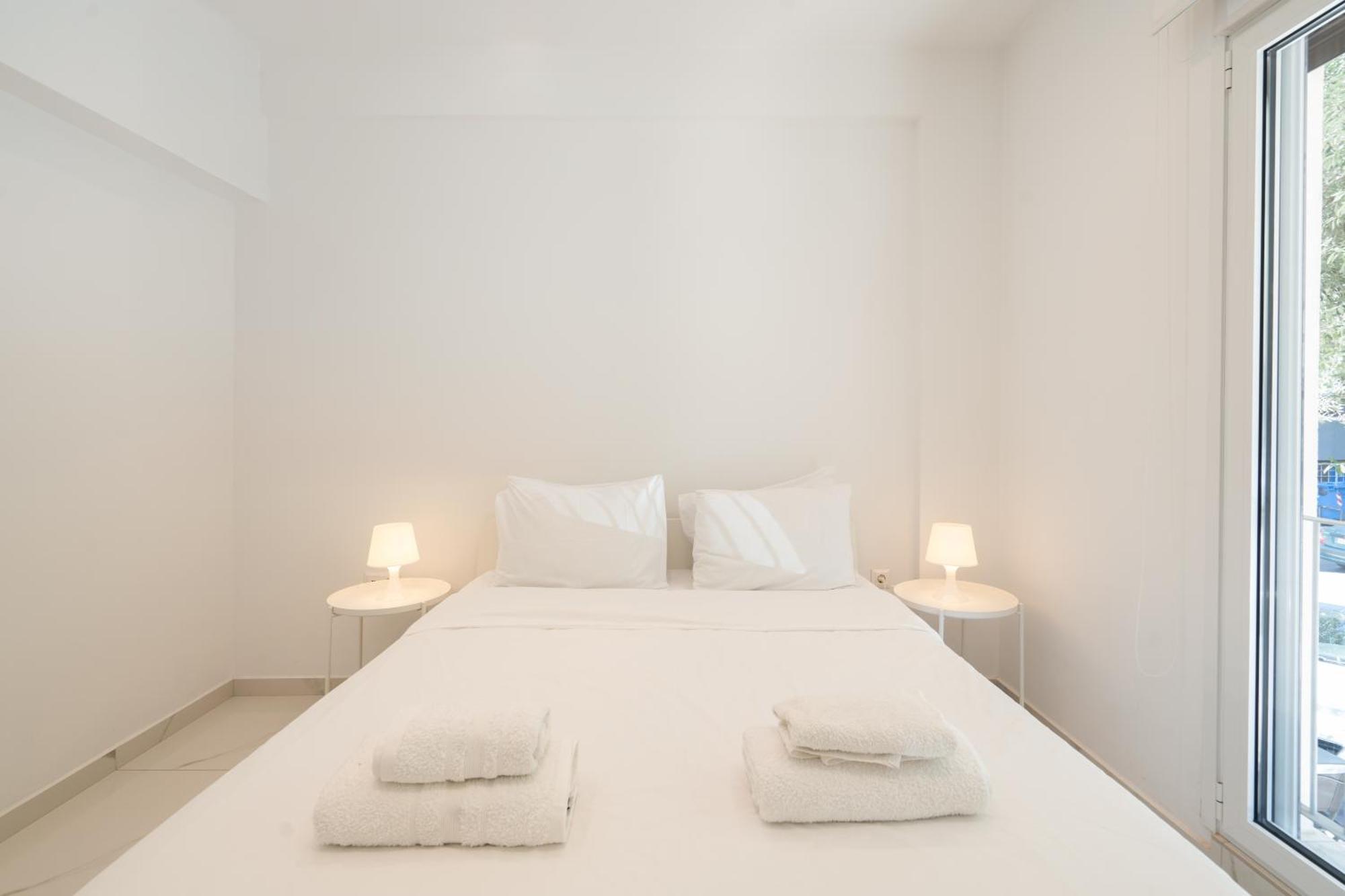 Sophisticated Modern Apt In Athens Center Exteriör bild