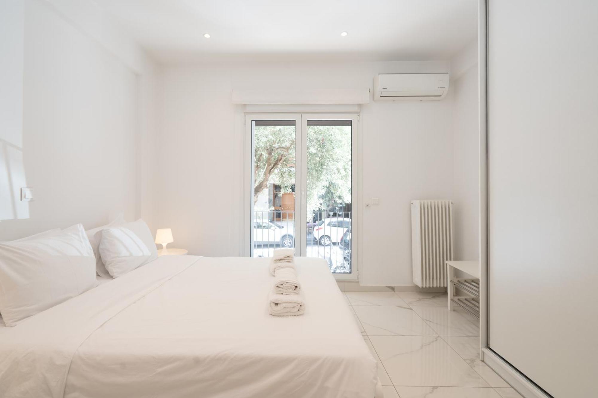 Sophisticated Modern Apt In Athens Center Exteriör bild